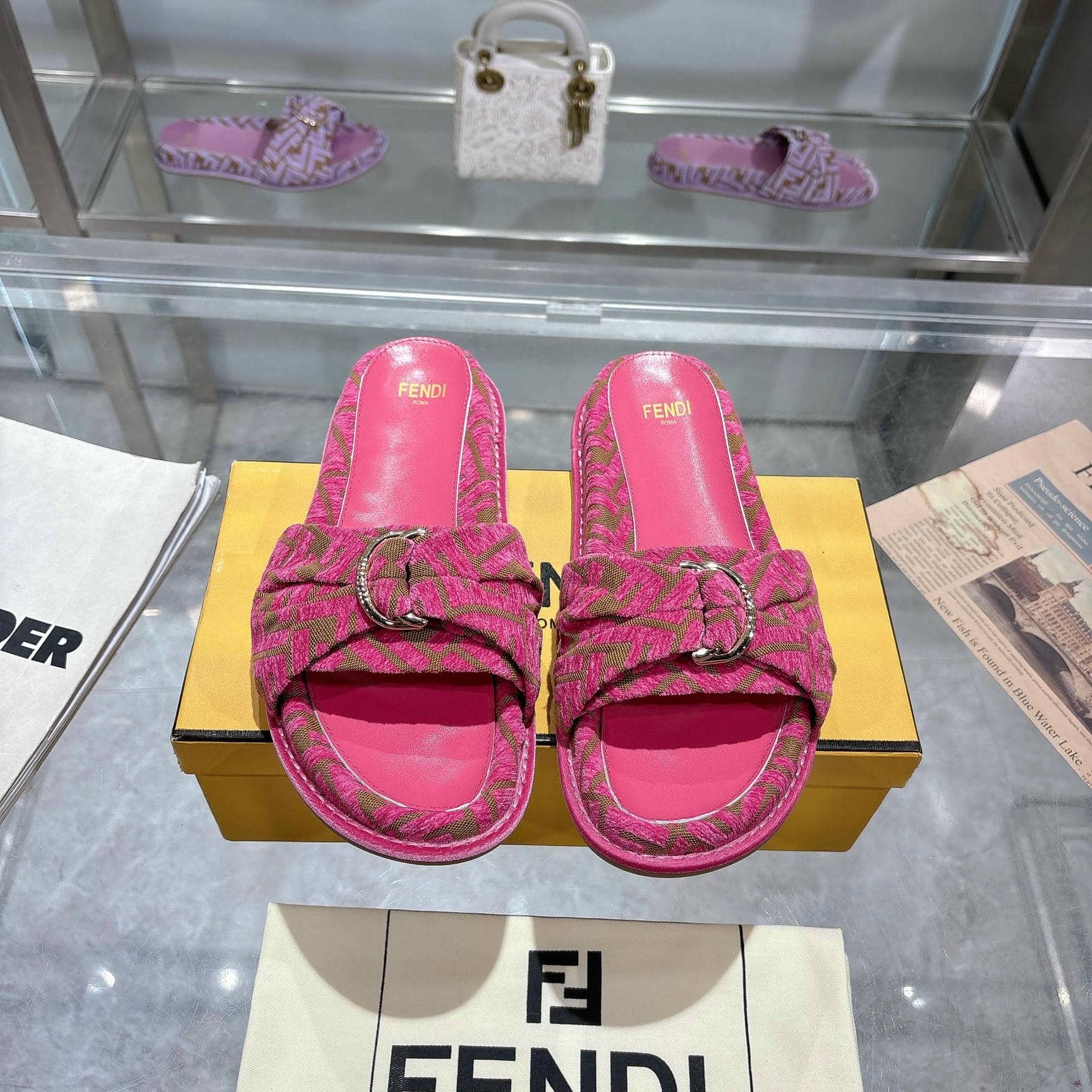 Fendi Slipper-102